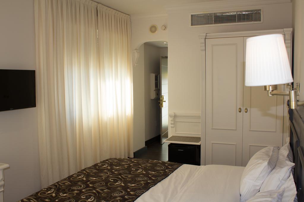 Avent Verahotel Kültér fotó